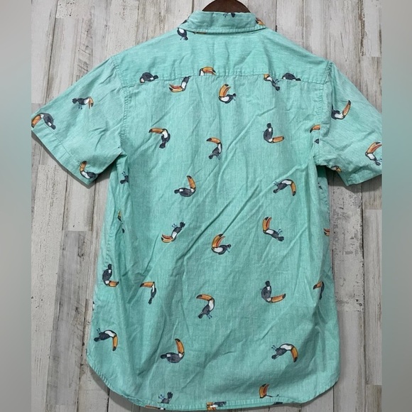 Ocean Current Men's Size M Toucan Print Shirt Tropical Green 100% Cotton - Picture 3 of 8